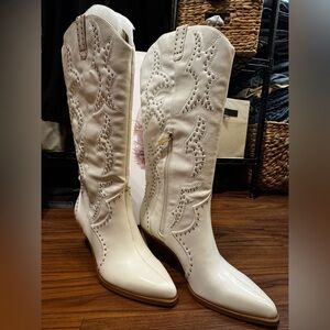 Jessica Simpson Bright White Cowgirl Heeled Boots